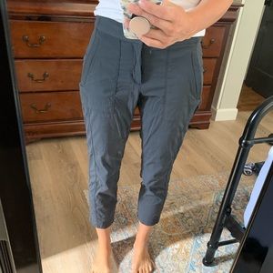 Athleta Cropped Pants- Size 2